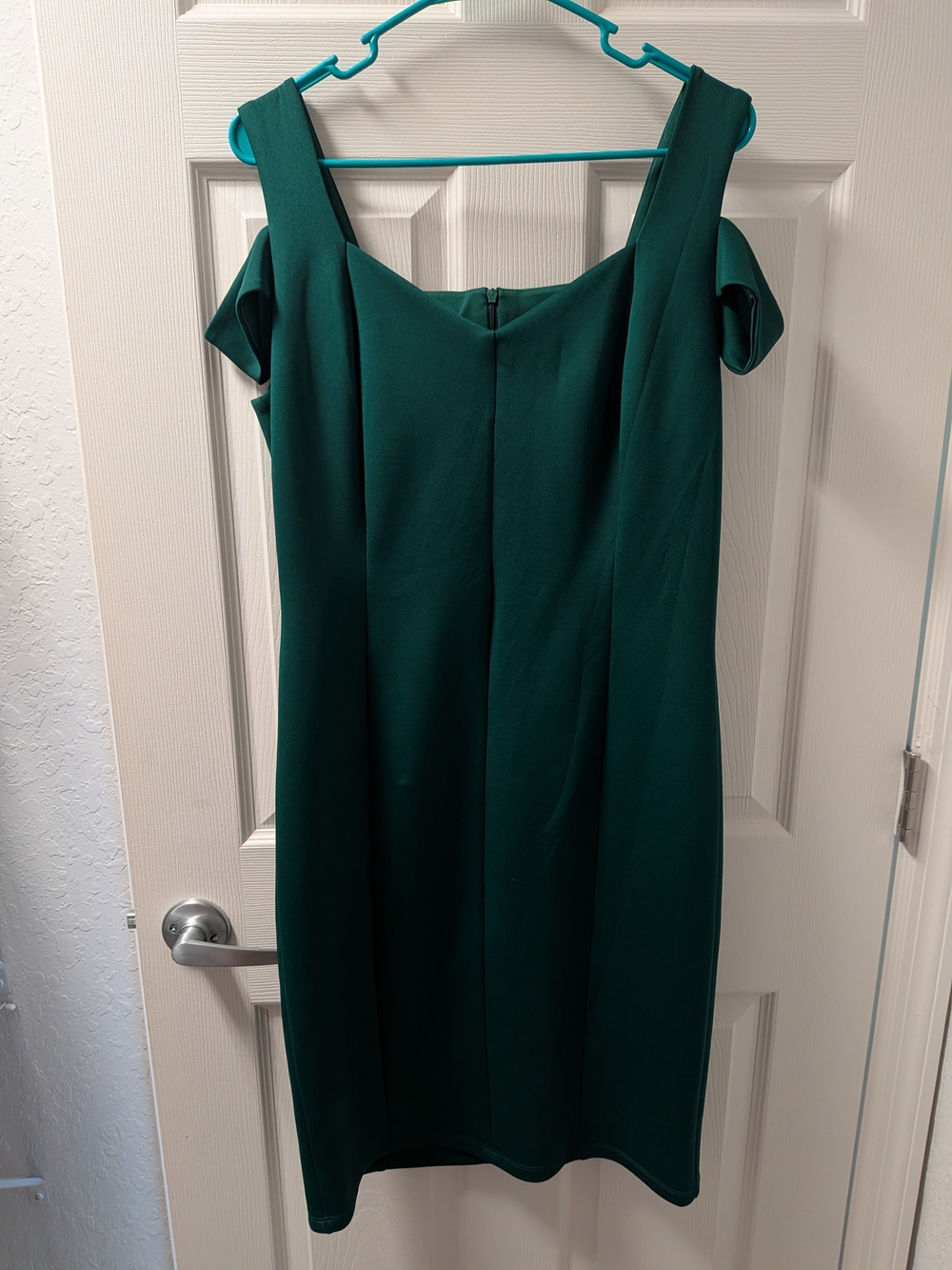 Enfocus Studio Emerald Cold-Shoulder Midi Dress